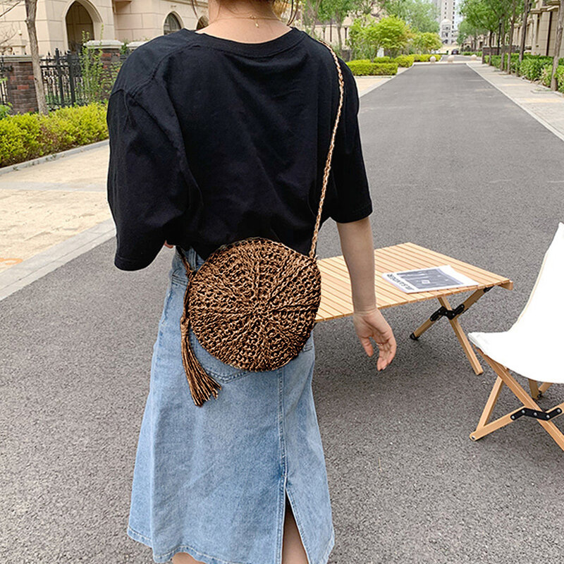 女性のための手作りのストローショルダーバッグ,丸い四角い籐のハンドバッグ,夏の旅行のためのビーチバッグ,小さなポーチ