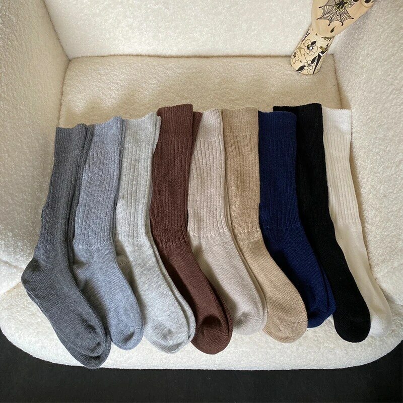 Женские кашемировые Гольфы 22 AW, вязаные теплые длинные носки с вышивкой и надписью, однотонные винтажные уличные модельные носки