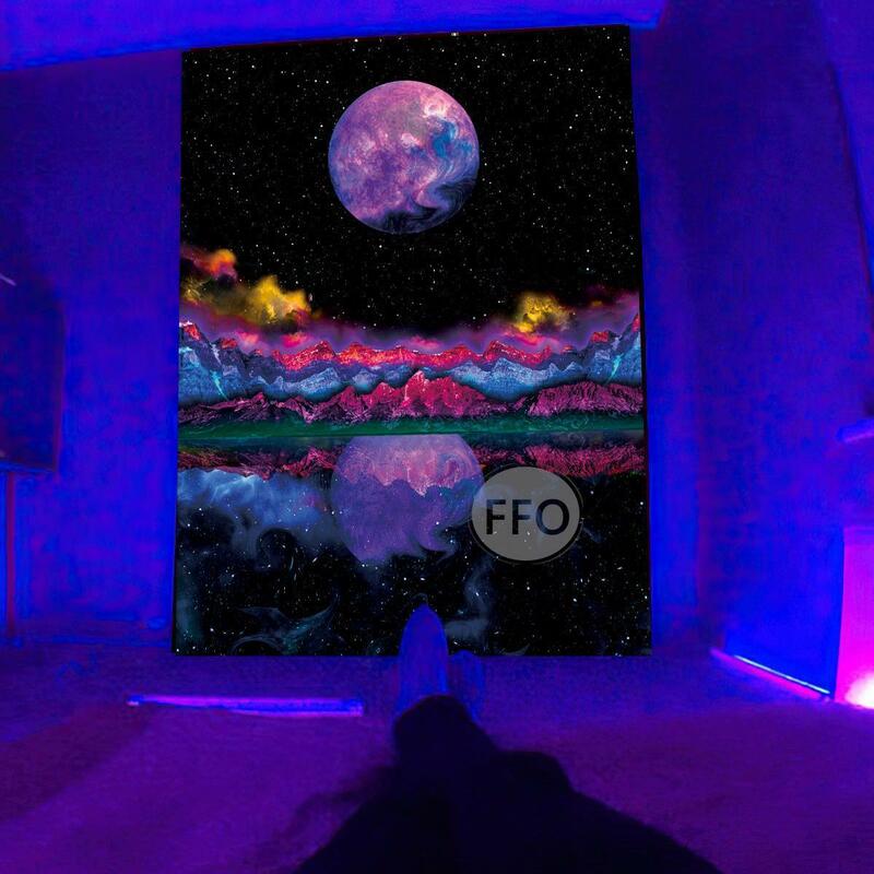 FFO สีดำ Tapestry UV Reactive จินตนาการประสาทหลอน Space Tapestry สำหรับห้องนอน Dorm แยกห้อง Art สุนทรียศาสตร์ Home Decor