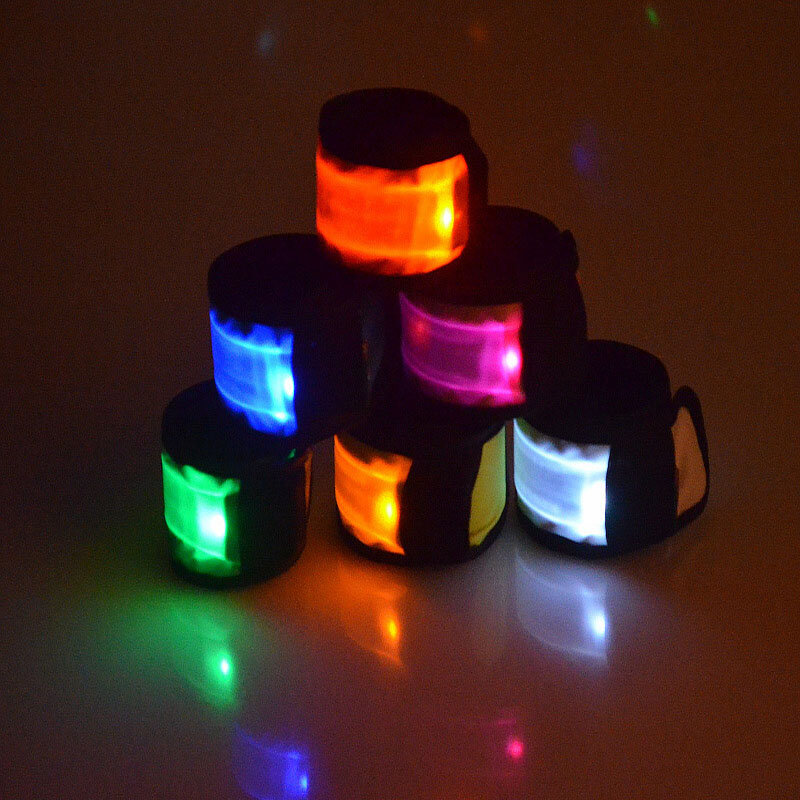 Gelang LED Berkedip Sabuk Ikat Lengan Bercahaya Perlengkapan Alat Peraga Cahaya Pesta Neon Jaring Peringatan Keselamatan Berkendara Olahraga Malam Luar Ruangan