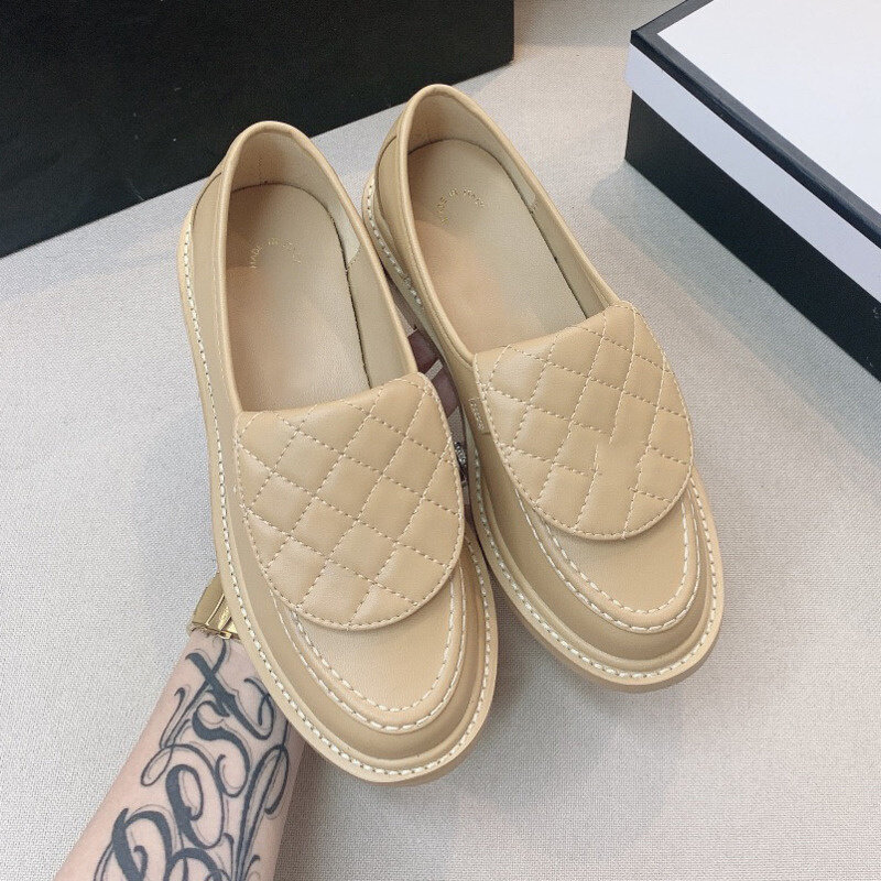 2022 Nieuwe Luxe Loafers Schoenen Vrouw Merk Omgeslagen Rand Ondiep Mond Instappers Vrouwelijke Echte Lederen Enkele schoen