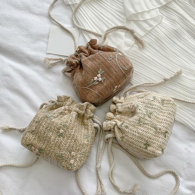 Małe torby na ramię kobiety sznurkiem słomy torby plażowe haft w kwiaty torby damskie koronkowe torebki Crossbody do podróży