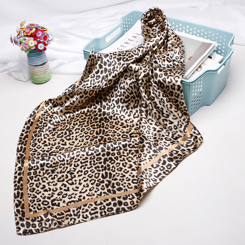 2022 nova primavera feminino leopardo cachecol de seda alta qualidade cetim hijab moda cachecóis lenço feminino praia protetor solar xale silenciador