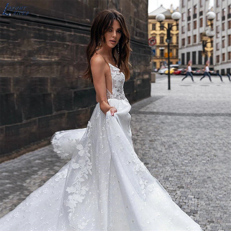 LAYOUT NICEB Deep V-Neck Lace Sleeveless Wedding Gowns Sexy Spaghetti Straps Appliques Backless Bride Dresses Vestido De Novia