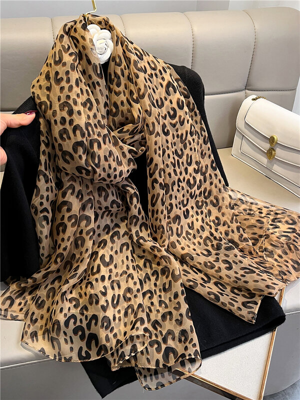 Fsahion primavera nova seda xales cachecol para senhora grande leopardo impresso praia stoles foulard feminino hijab fina bufanda cachecóis 2022