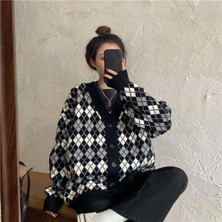 Sweter kardigan 2021 jesienno-zimowa uniwersalna nowa damska koreańska dzianina popularny retro francuski luźny kardigan sweter płaszcz