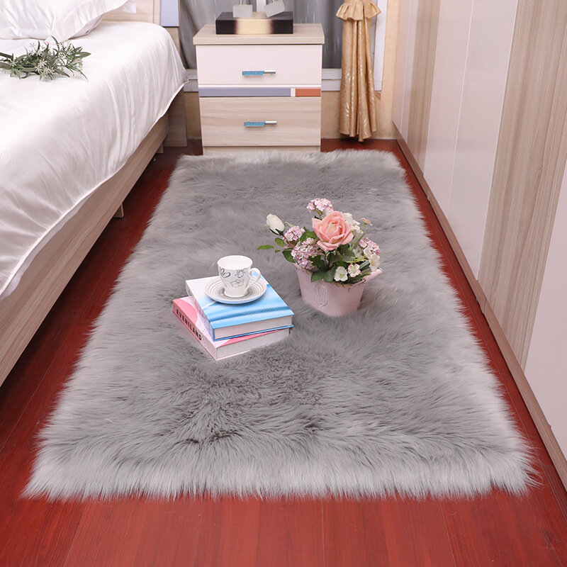 Karpet Kamar Tidur Kulit Domba Lembut Mewah Karpet Samping Tempat Tidur Imitasi Karpet Sofa Bantal Ruang Tamu Karpet Bulu Ruang Tamu Merah
