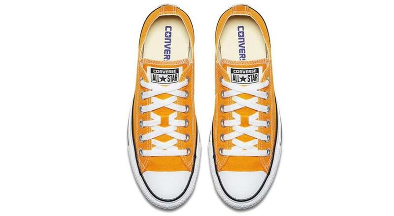 Sepatu Converse Chuck Taylor All Star Warna Musiman Sneakers Skateboard Uniseks Pria dan Wanita Populer Rendah Sepatu Kanvas Kuning
