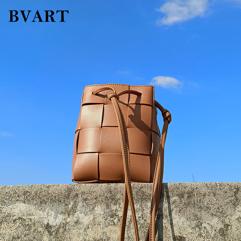 2022 Spring and Summer New Genuine Leather Casual Mini Drawstring Woven Bucket Bag Shoulder Crossbody All-Match Small Square Bag