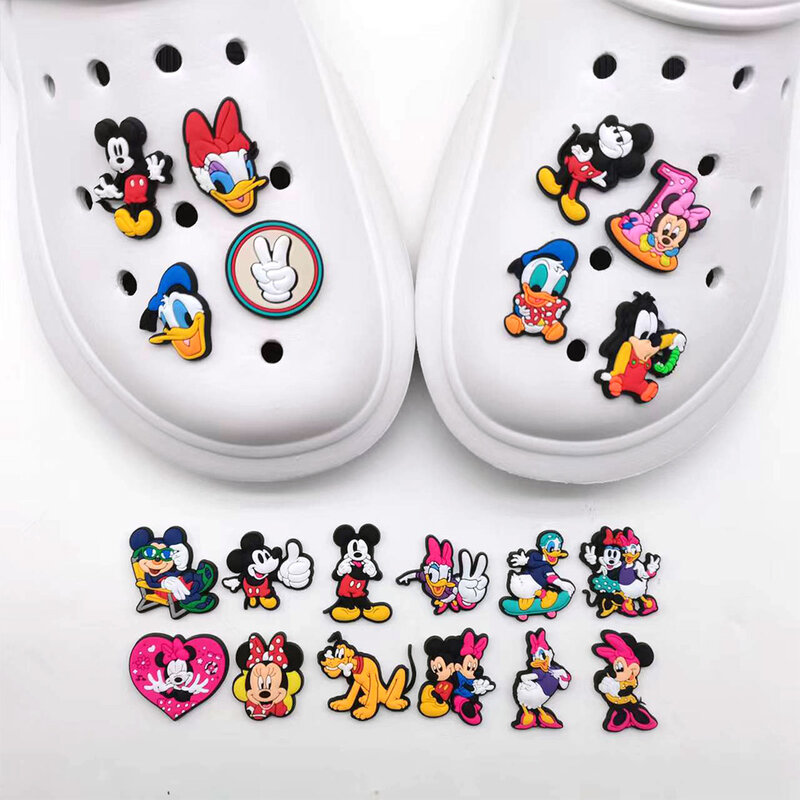 3-20 sztuk Disney Cartoon Croc Charms Cute kaczka myszka akcesoria do obuwia sandały z pcw klamra dekoracja dla chłopców dzieci ulubione prezenty