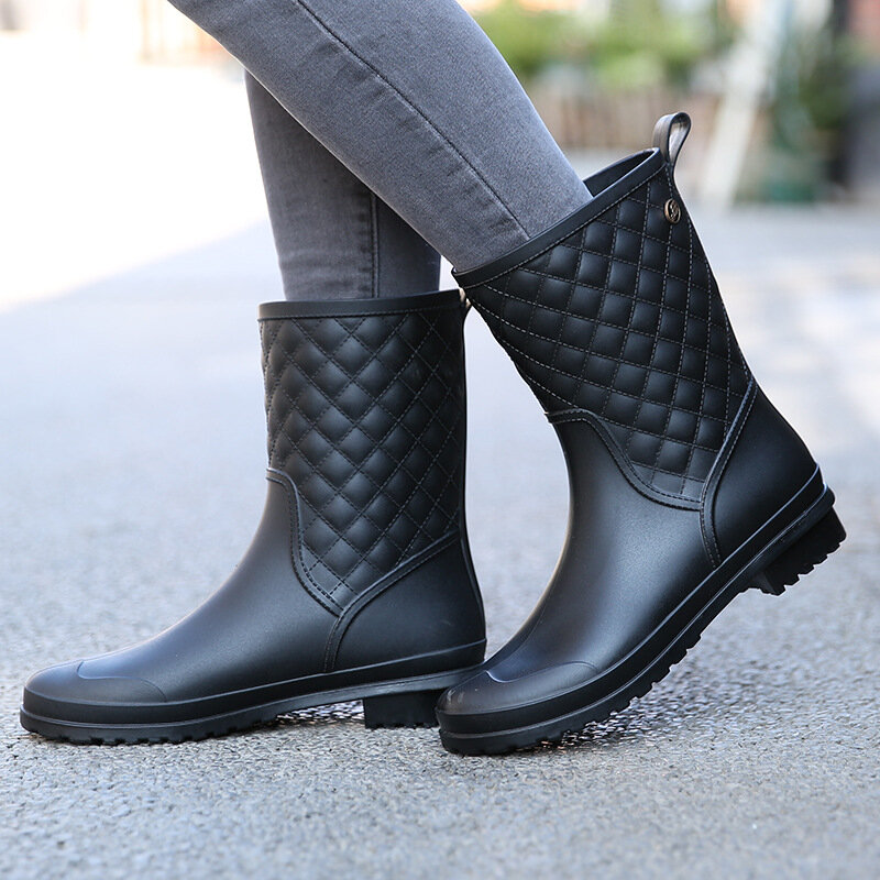 Botas de lluvia de tacón bajo para mujer, zapatos de punta redonda, impermeables, de tubo medio, 2019