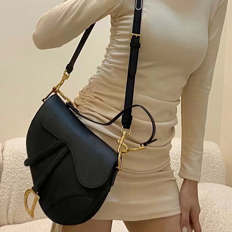 Top Quality Womens Luxury Designer Saddle Bag Grained Calfskin Shoulder Bag D Stirrup Clasp Handbags Genuine Leather Crossbody