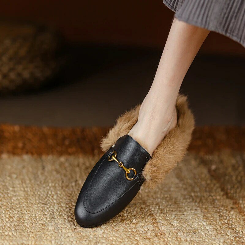 Ranbetty mulas para las mujeres diseño bordado de piel de vaca de piel de conejo bajo plano tacón Slip-on holgazán zapato espalda deslizante zapatillas