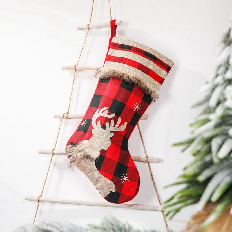 Calcetines navideños para decoración del hogar, de lino de alta calidad, a cuadros rojos y negros, bolsas de regalo de Año Nuevo