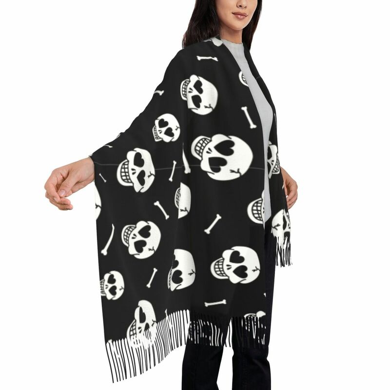 Sciarpa da donna cuori e teschi invernali sottile mantello caldo avvolge Bandana femminile Pashmina lunga nappa femminile