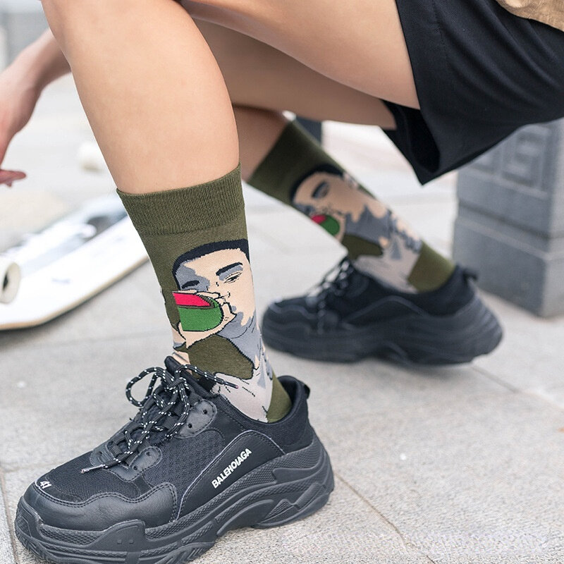Desenhos animados anime meias de algodão tendência meias de tubo médio respirável jacquard tendência meias