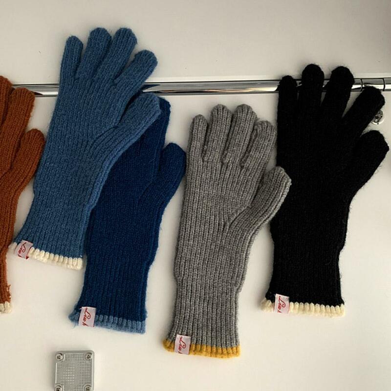 Guanti di lana lavorati a maglia in puro colore donna schermo invernale studente equitazione dito diviso guanti caldi spessi coppia regalo di natale