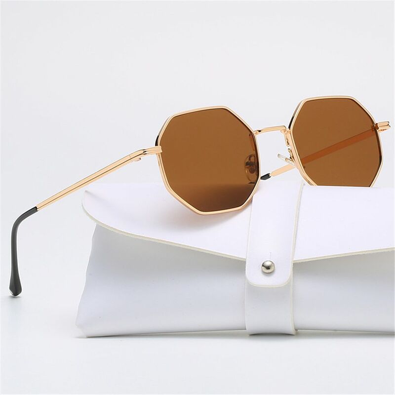 Occhiali da sole poligonali occhiali da sole in metallo occhiali da sole quadrati con montatura piccola per uomo donna occhiali da sole con protezione UV accessori moda per occhiali