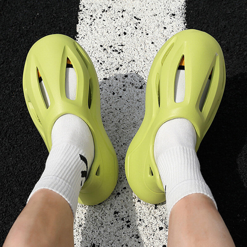 2022 Sandal Pria Wanita Bakiak Platform Tebal Flip-Flop Bakiak Sandal Pantai Lembut Musim Panas Slide Sepatu Kasual Luar Ruangan Pria