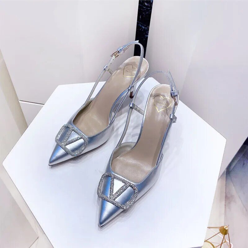 Sandal wanita musim panas 2023 sepatu untuk wanita desainer mewah merek Pumps berlian imitasi hak tinggi Slingback kulit mode Stiletto
