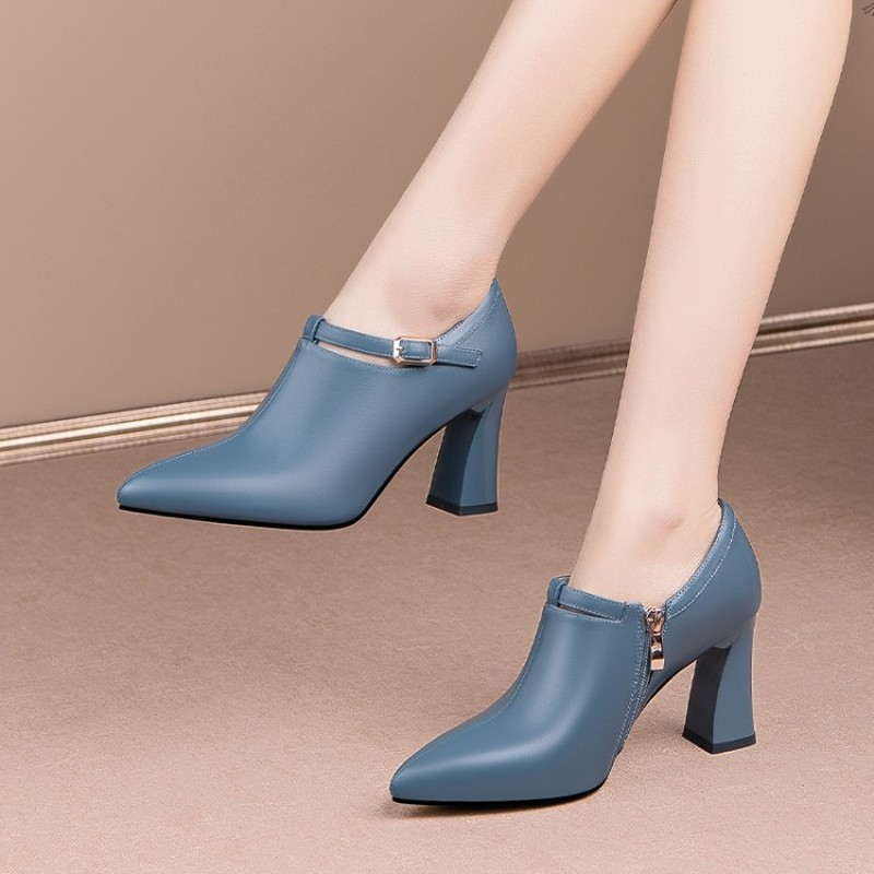 Nuove scarpe da donna europee e americane in pelle nuova moda Versatile tacco spesso scarpe singole a punta tacchi alti sottili