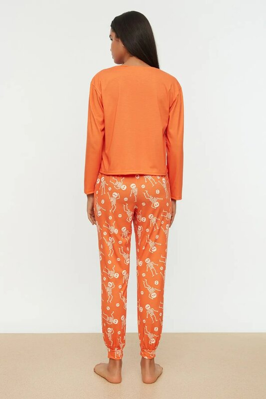Trendyol Halloween dzianinowy zestaw piżamy THMAW22PT1016