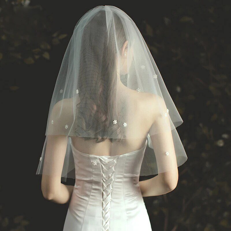 Двухслойная сетчатая Тюлевая однотонная женская короткая свадебная вуаль центральный каскад белые цветы и жемчуг головной убор для невесты