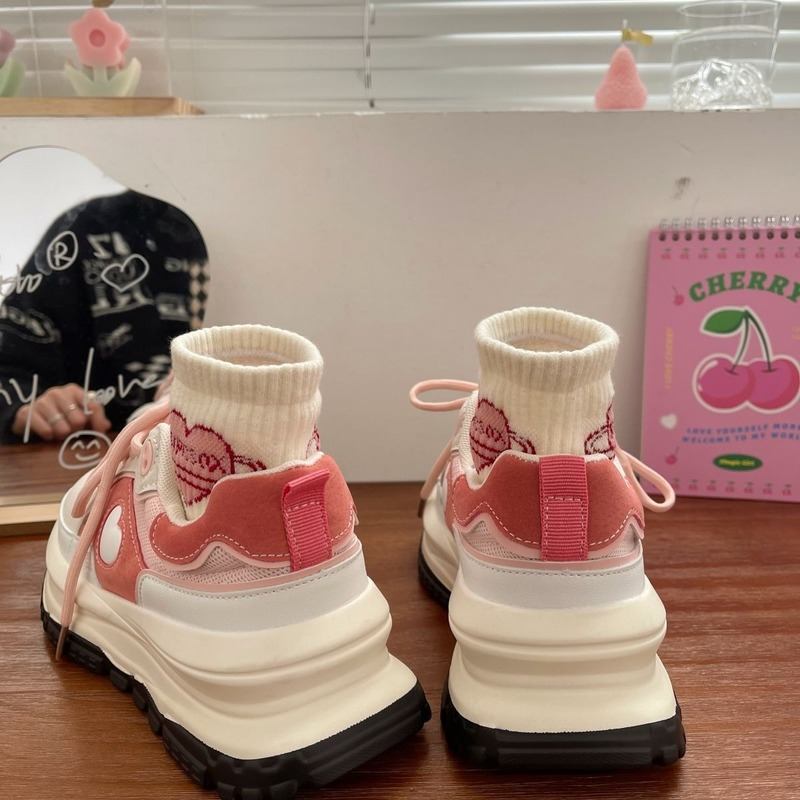 QWEEK 2022ใหม่ผู้หญิงเกาหลีรองเท้าผ้าใบสตรอเบอร์รี่สีชมพู Kawaii รักกีฬา Daddy รองเท้าสบายๆแพลตฟอร์ม ...