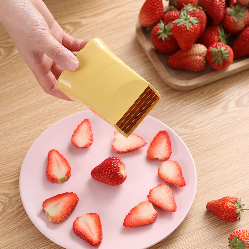 Stainless Steel Fruit Cutter Creative Kitchen Gadget Strawberry Cut Fruit Platter Slicer Strawberry Banana Press