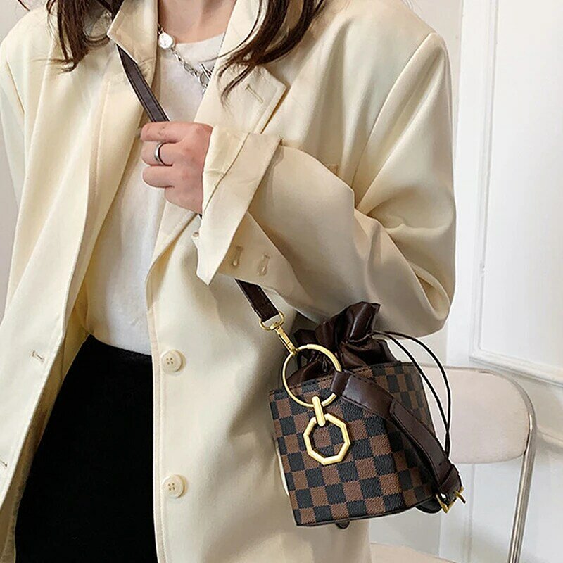 Women Square Shoulder Bag Female Handbags INS Fashion PU Leather Crossbody Bag Designer Retro Vintage Draw String Closure Bag