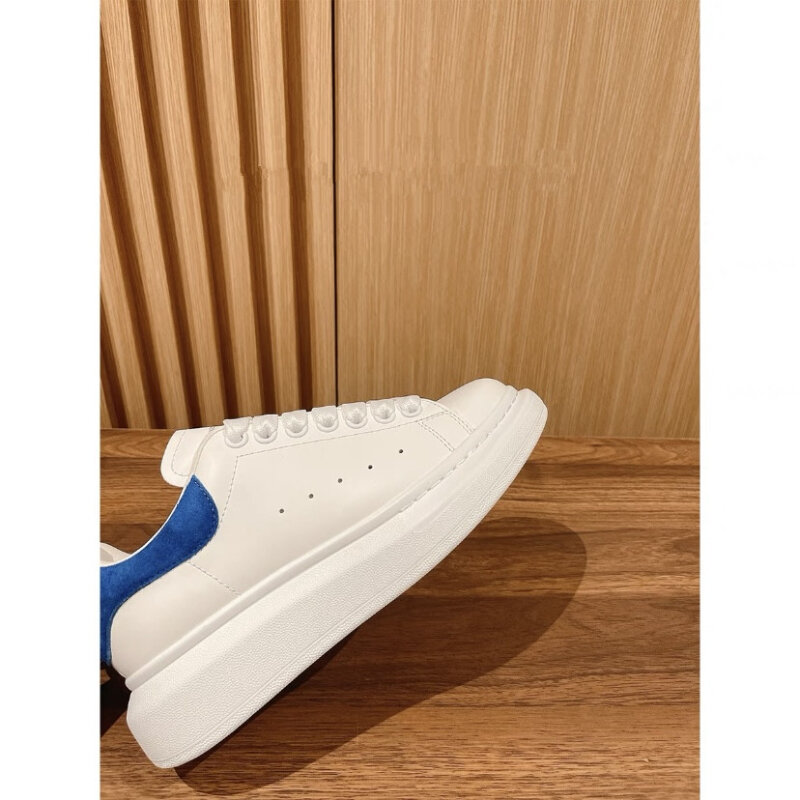 2023 جديد جودة عالية العلامة التجارية أحذية بيضاء صغيرة سميكة سوليد الرجال والنساء أحذية غير رسمية.