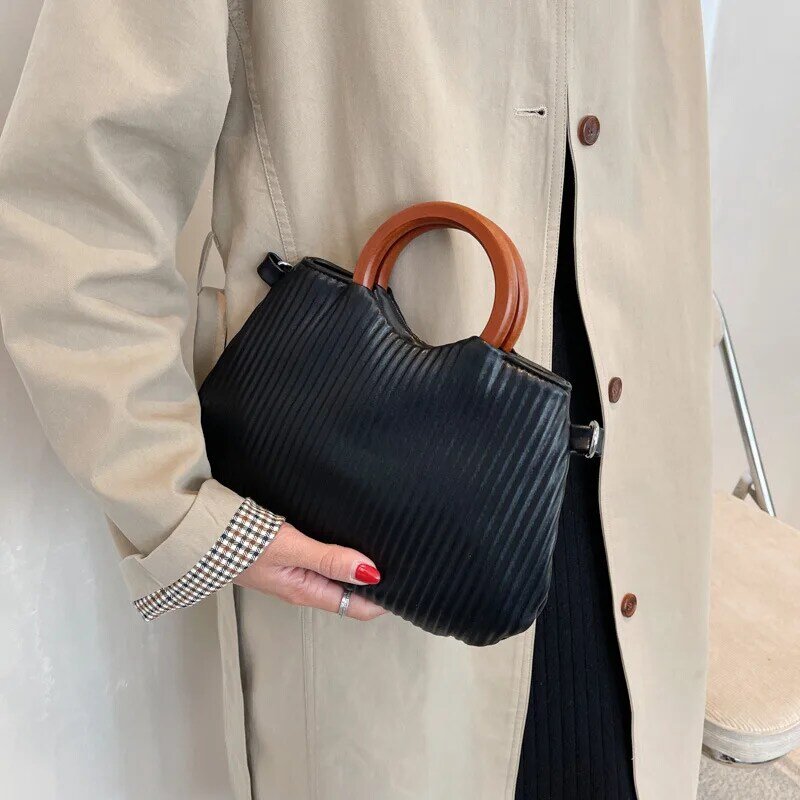 Retro Popular Bag Women 2022 New Fashion Personality Pleated Handbag Large Capacity Solid Color Single Shoulder Messenger Bag