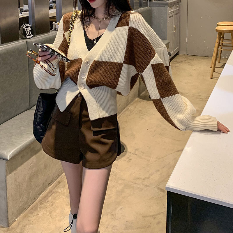 Sweter Kardigan Rajutan Wanita 2022 Mantel Longgar Lengan Panjang Musim Gugur Mode Atasan Wanita Solid Leher V Tebal Kancing Kasual