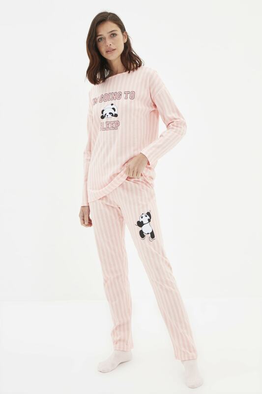 Трикотажная пижама с принтом Trendyol THMAW22PT1443