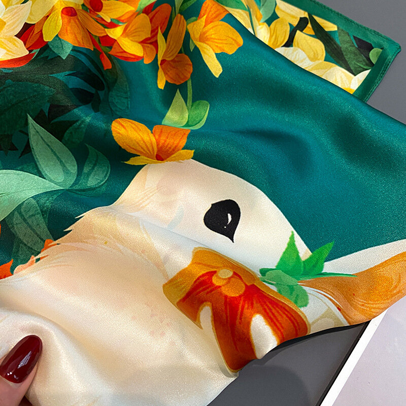 2022女性の正方形の絹ネックスカーフヘアバンドスカーフネッカチーフエレガントな花ショールラップ女性バンダナ春スカーフ