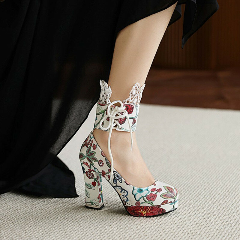 Embroidery Printed Lace Wedding Shoes Wedding Banquet European and American Trend New Four Seasons Women's High Heels