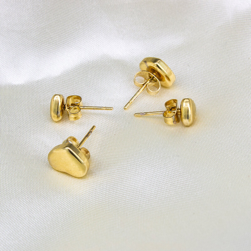 Einfache und Süße Gold Herz-Förmigen Edelstahl Stud Ohrringe Für Frau Zubehör Für Koreanische Mode Schmuck Hochzeit Mädchen
