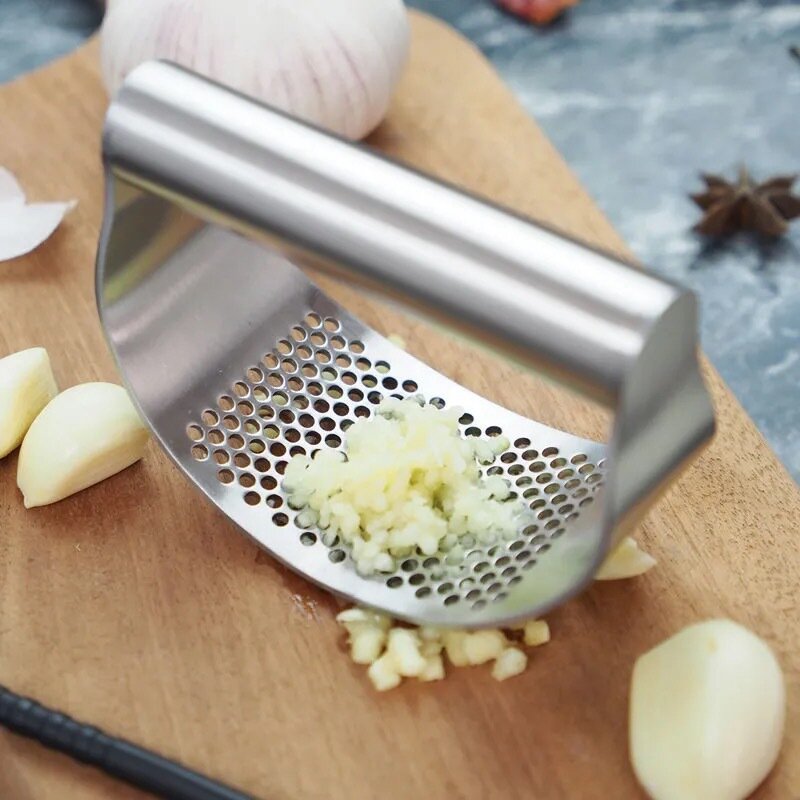 Stainless Steel Garlic Press Manual Garlic Crusher Curve Grater for Garlic Ginger Mash Tool Kitchen Accessories