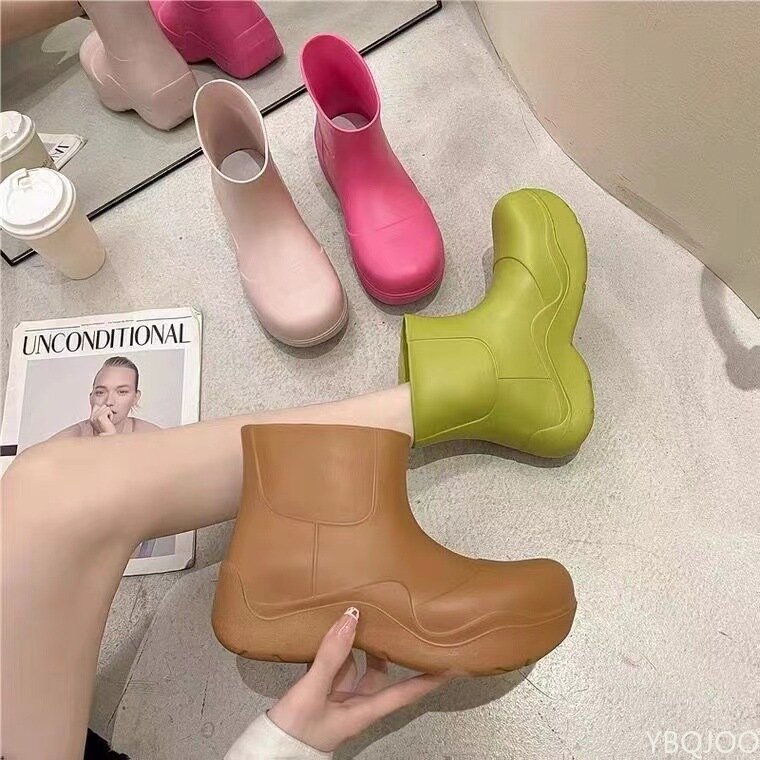 2022 novas mulheres de luxo botas de chuva novas senhoras borracha andando à prova dwaterproof água tornozelo botas de chuva casual curta bota fundo grosso