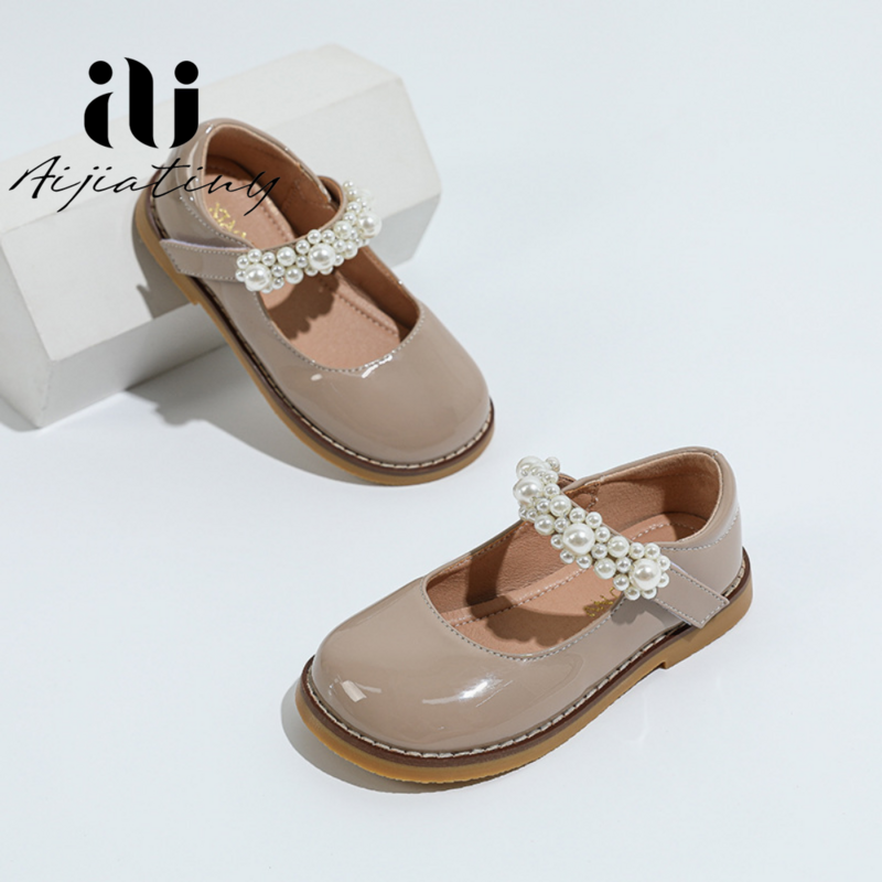 Scarpe in pelle per bambini primaverili moda strass papillon ragazze scarpe da principessa 2023 scarpe piatte per bambina