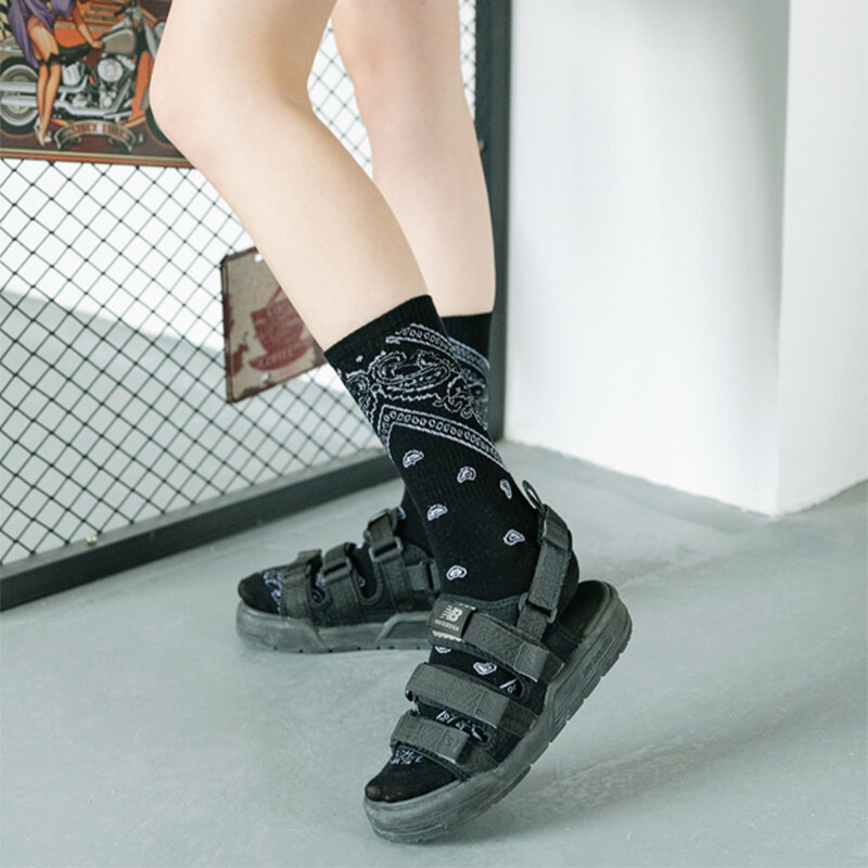 Mode Männer Frauen Socken Baumwolle Harajuku Kunst Skateboard Nette Lustige Glückliche Original Mädchen Hip Hop Rohr Socken