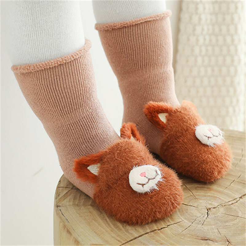 Animal dos desenhos animados meias de assoalho do bebê engrossar macio algodão anti deslizamento confortável para o recém-nascido criança inverno quente meias