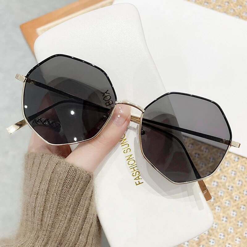 2022 New Korean Heptagon Metal Frame Sunglasses Uv400 For Women Gradient Summer Beach Fashion Sun Glasses Ourdoor Eyewear