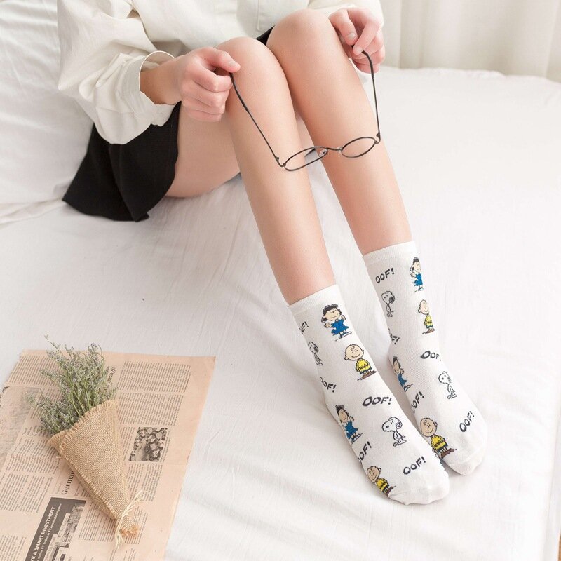 2022 счастливые забавные женские носки Snoopy в Корейском стиле носки с героями мультфильмов аниме кавайные носки с милой собакой средней длины ...