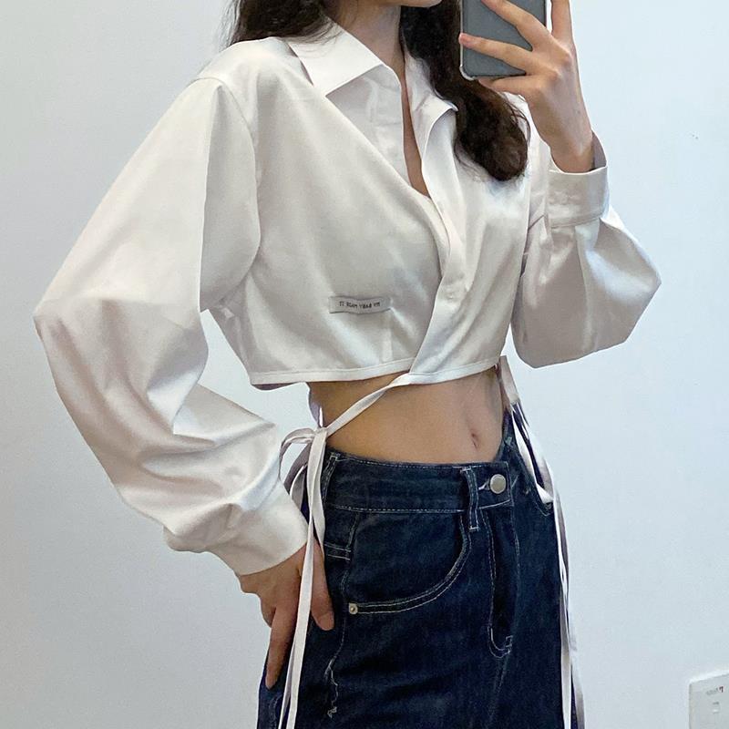 Deeptown Blus Wanita Putih Harajuku Seksi Korea Fashion Baju Asimetris Hippie Chic Wanita Kpop Crop Top Y2k Streetwear