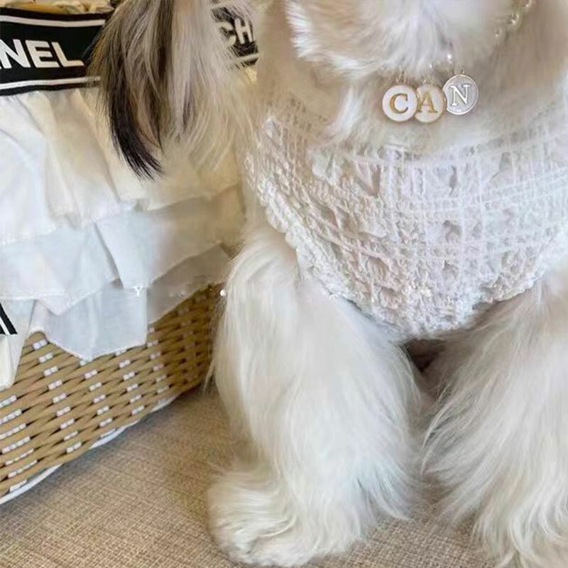 كلب لطيف الملابس سترة بيضاء تيدي بومي بلون الحمالات ليونة الصيف جرو رقيقة قاع الدانتيل يصل قميص الحيوانات الأليفة جميل