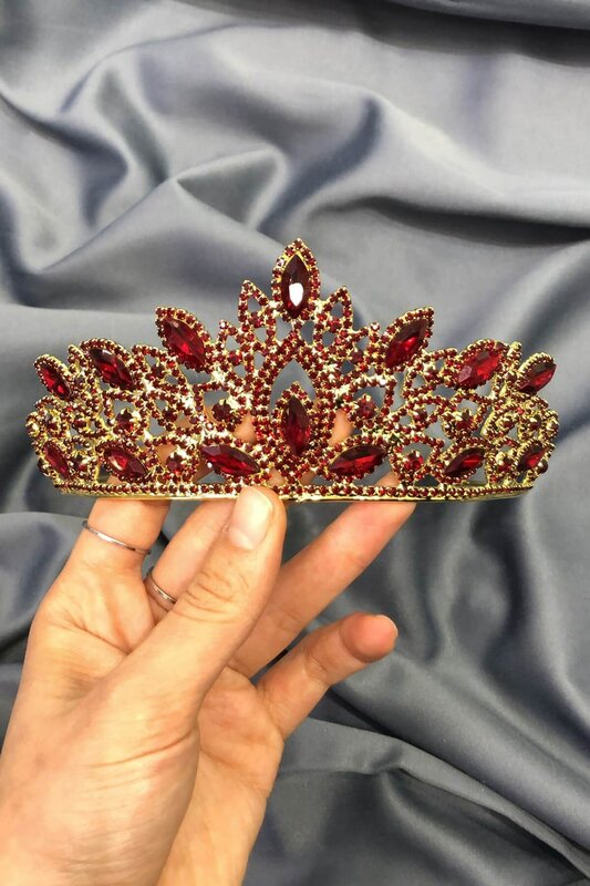 Claret Red Crystal Goud Grond Henna En Bridal Crown