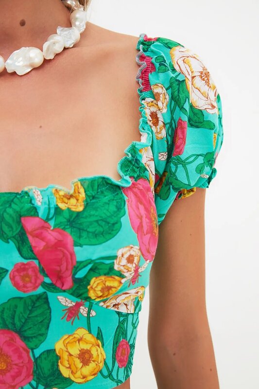 Trendyol – costume avec motif de fleurs colorées, bas et haut