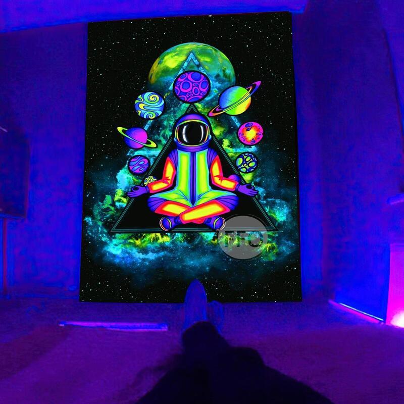 FFO Black Light Tapestry UV Reactive psichedelic Fantasy Space Tapestry per camera da letto dormitorio stanza separata estetica artistica Home Decor