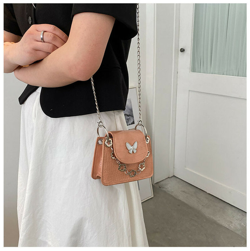 Small bag is popular this year, 2023 new tide when han edition oblique satchel female ins French small one shoulder chain bag